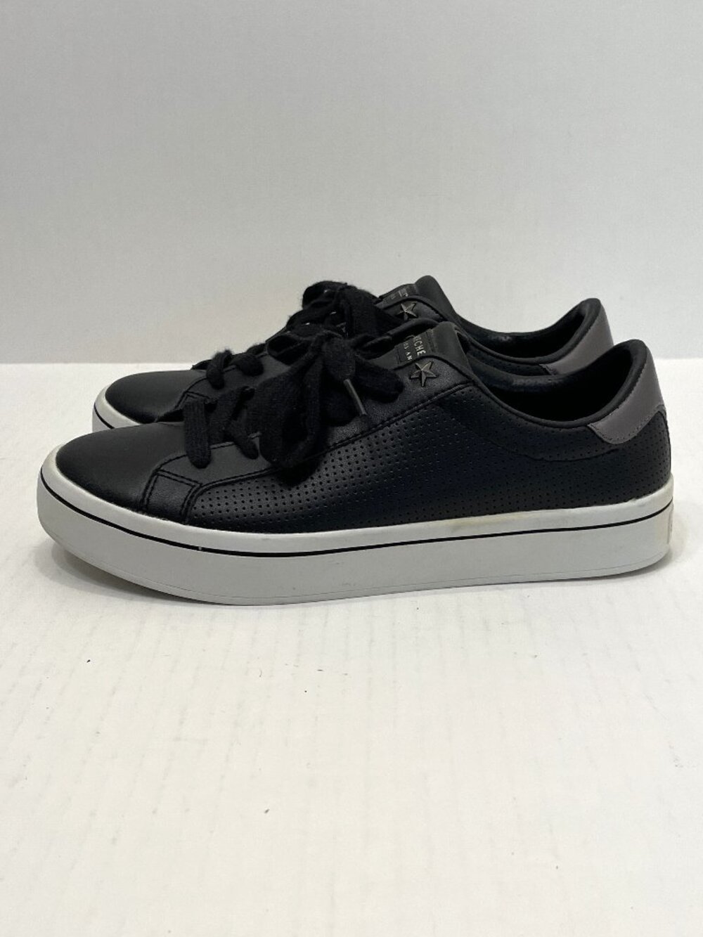 Skechers Leather Shoes Womens 7.5 Black Street Hi-lites Low Top Stars Sneakers